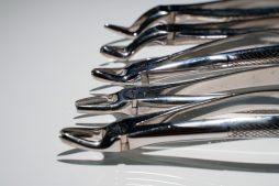 Нужно ли удалять зубы мудрости?